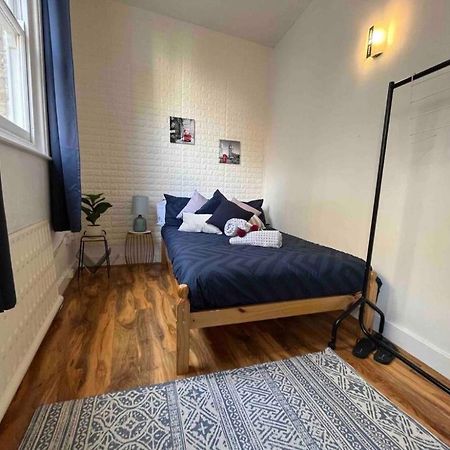 Room In Oxford Street Лондон Экстерьер фото